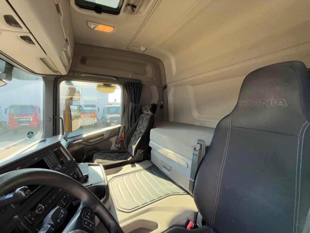 Scania  (8)