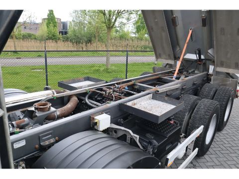 Renault
| 8X4 | RETARDER | BIG AXLES | 154.000 KM | EURO 6 | Hulleman Trucks [12]