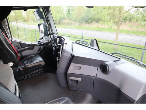 Renault
| 8X4 | RETARDER | BIG AXLES | 154.000 KM | EURO 6 | Hulleman Trucks [16]