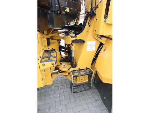 Caterpillar
938 M | BUCKET | FULL STEER | WEIGHT SYSTEM | Hulleman Trucks [12]