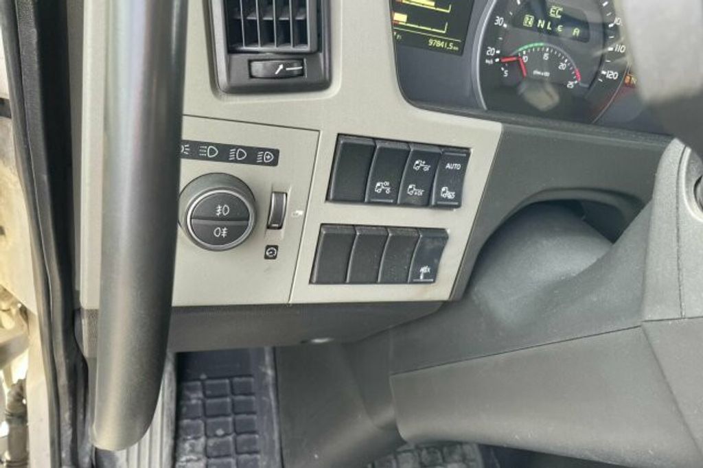Volvo  (12)