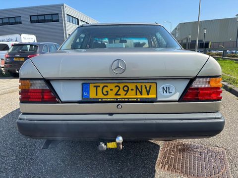 Mercedes-Benz W124 Automaat Airco Trekhaak Cruisecontrol MARGE | Van Nierop BV [6]