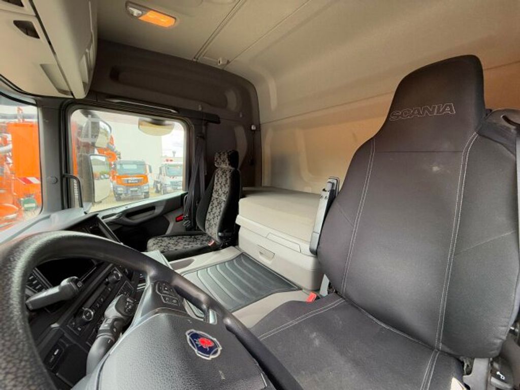 Scania  (8)