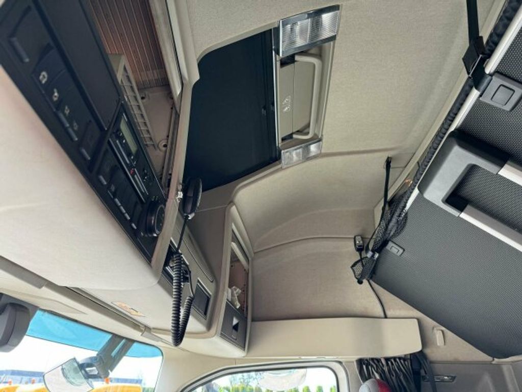 Volvo  (13)