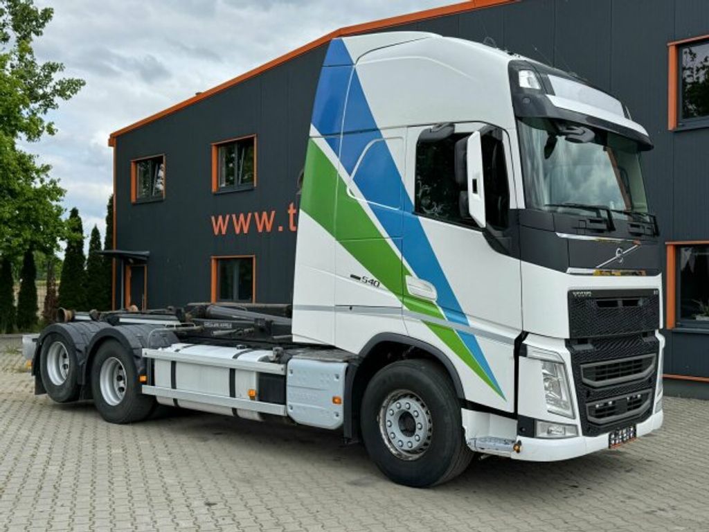 Volvo  (1)