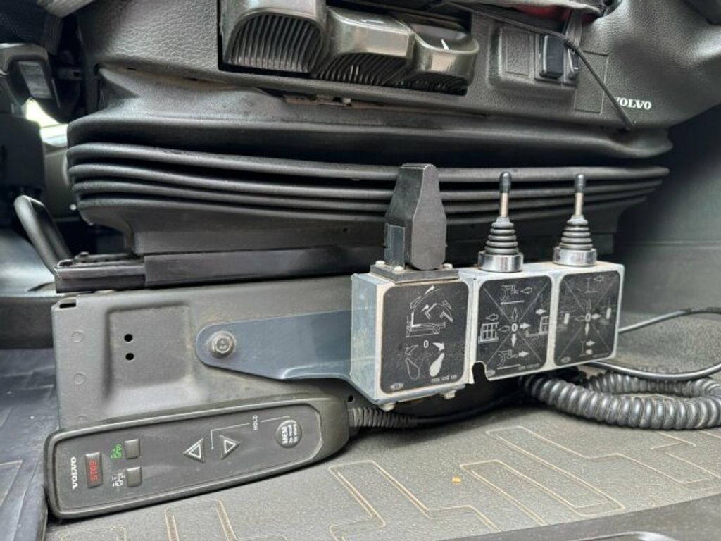 Volvo  (9)