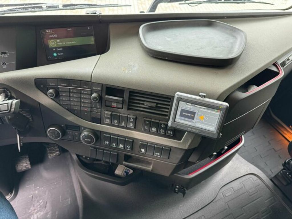 Volvo  (10)