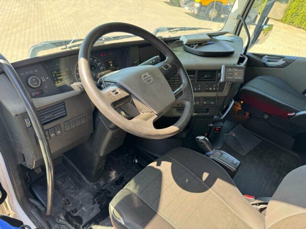 Volvo  (13)
