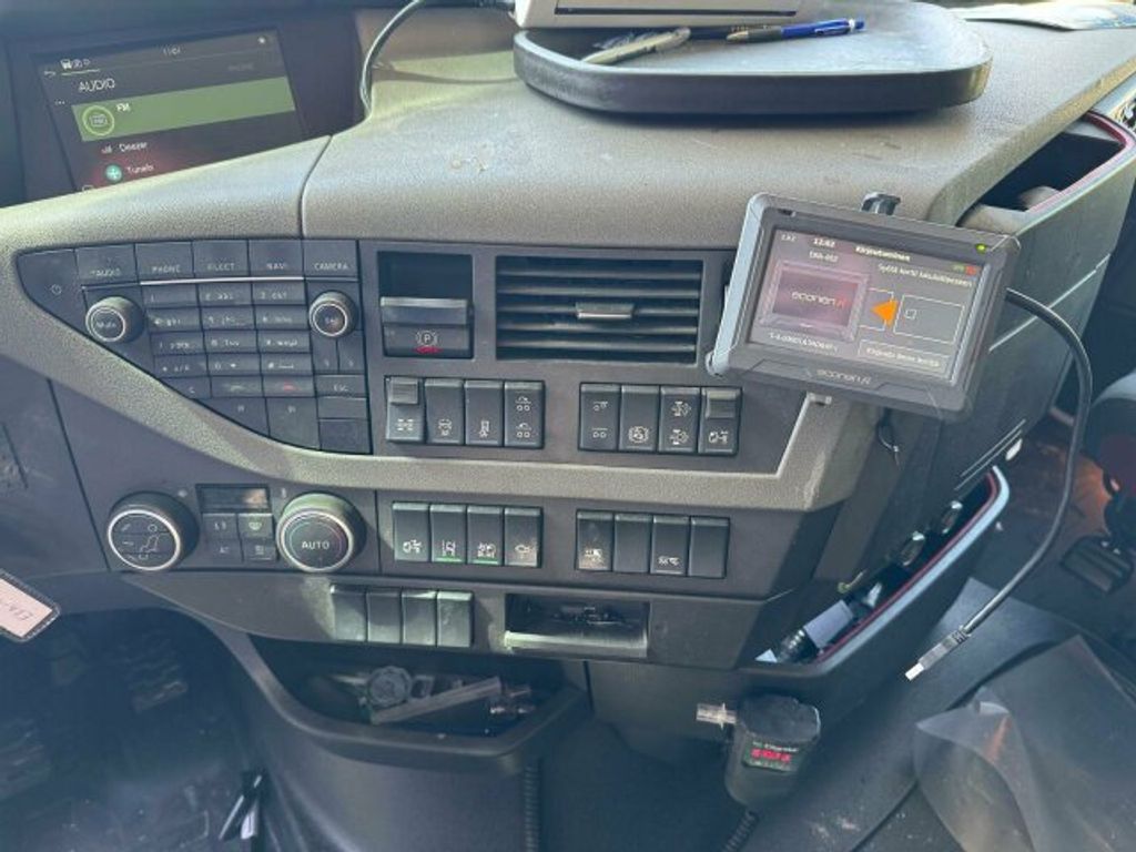 Volvo  (15)