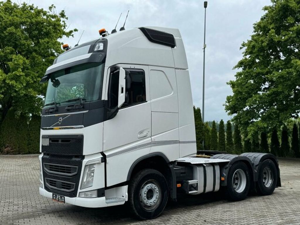Volvo  (2)
