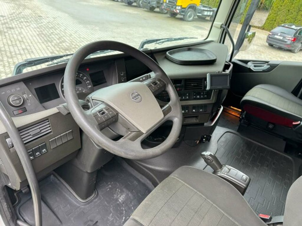 Volvo  (8)