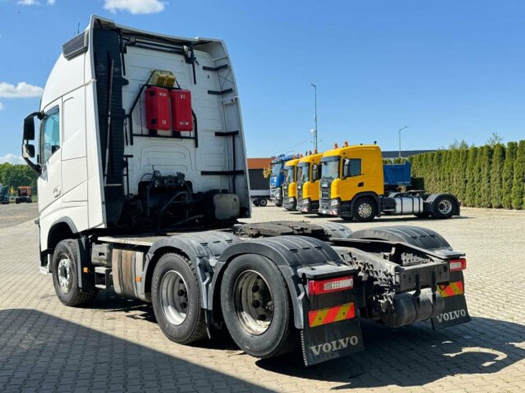 Volvo  (8)