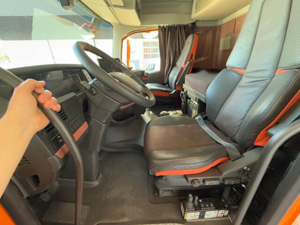 Volvo  (7)