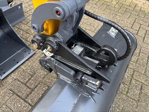 XCMG XE18E Rups Graafmachine Snelwissel 3 Bakken  NIEUW 5X OP VOORRAAD | Van Nierop BV [7]