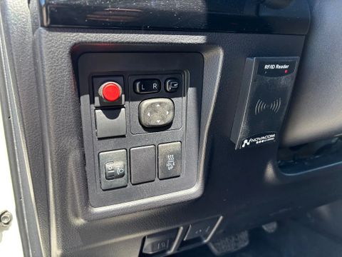 Toyota Prado D4D Automaat Airco 5 Persoons | Van Nierop BV [15]