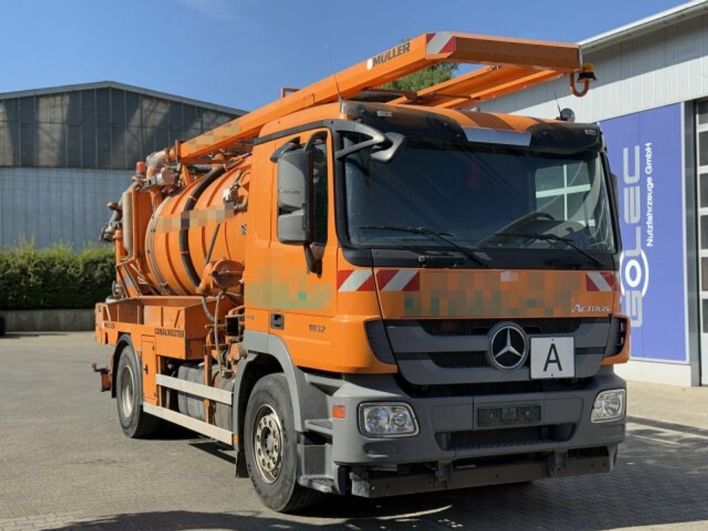 Mercedes-Benz  (1)