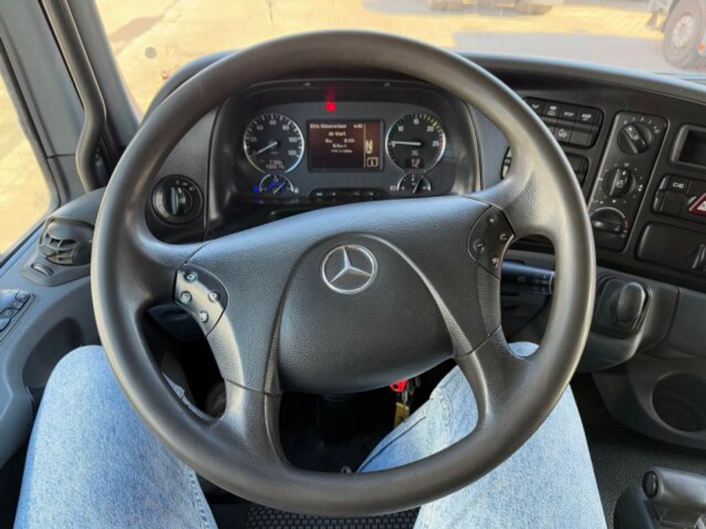 Mercedes-Benz  (9)