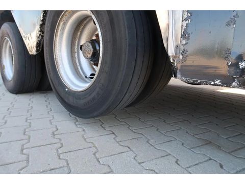 Pezzaioli RBA 31 - Cattle transport | Companjen Bedrijfswagens BV [11]