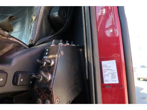 Volvo FH - 8x4 R - Ketting systeem | Companjen Bedrijfswagens BV [18]
