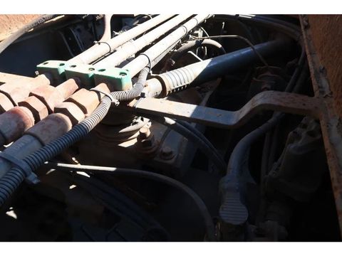 Volvo FH - 8x4 R - Ketting systeem | Companjen Bedrijfswagens BV [33]