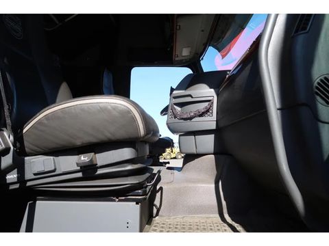 Volvo FH - 8x4 R - Ketting systeem | Companjen Bedrijfswagens BV [7]