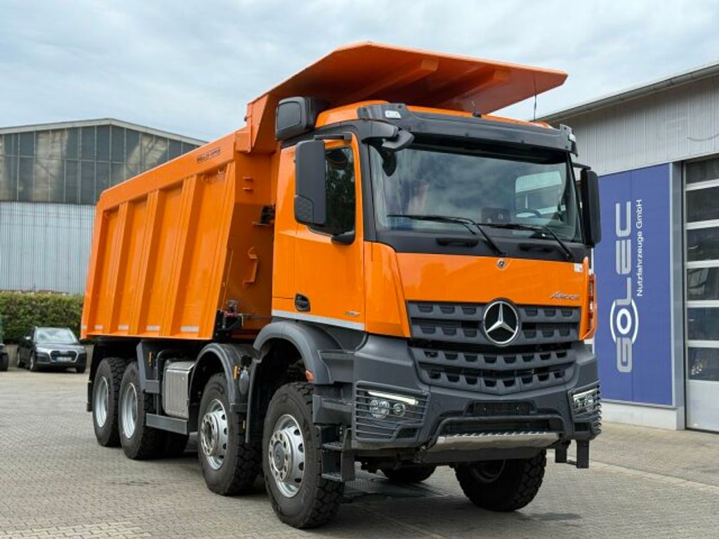 Mercedes-Benz  (1)