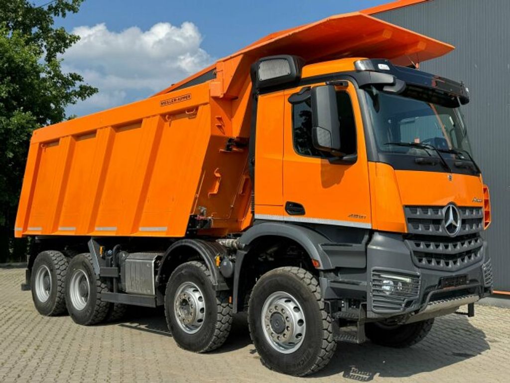 Mercedes-Benz  (1)