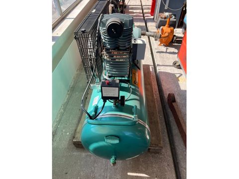 Elia Peroni CF 203 - 200 ltr tankinhoud / TANK CAPACITY | CAB Trucks [2]