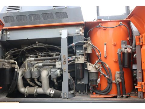 Hitachi
ZX300 LC-6 | ROTOTILT | BUCKET | GPS | Hulleman Trucks [12]