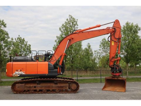 Hitachi
ZX300 LC-6 | ROTOTILT | BUCKET | GPS | Hulleman Trucks [4]