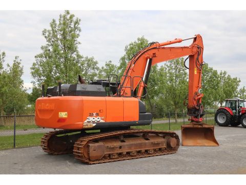 Hitachi
ZX300 LC-6 | ROTOTILT | BUCKET | GPS | Hulleman Trucks [6]