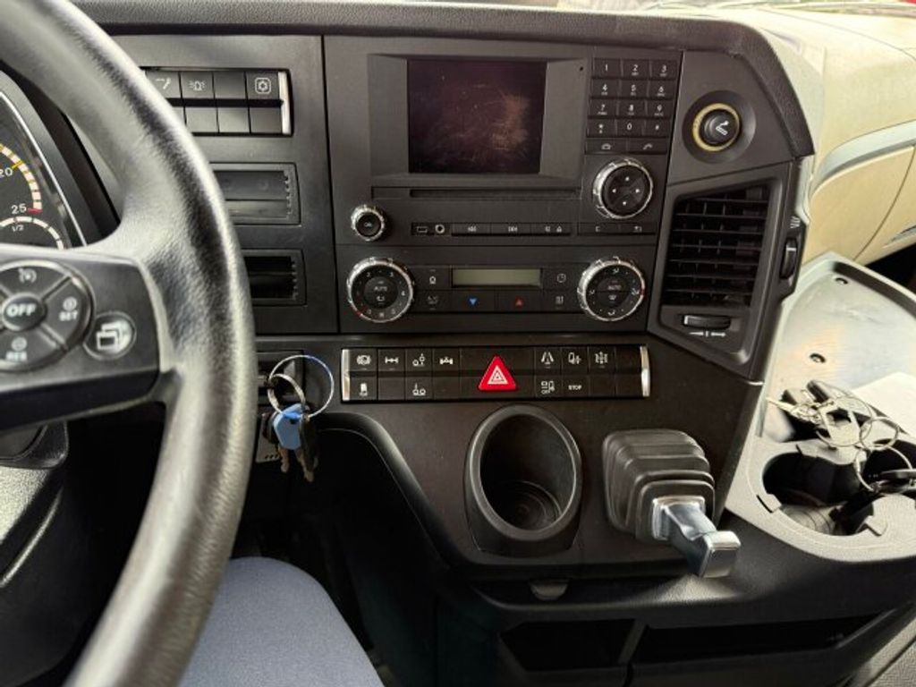 Mercedes-Benz  (11)