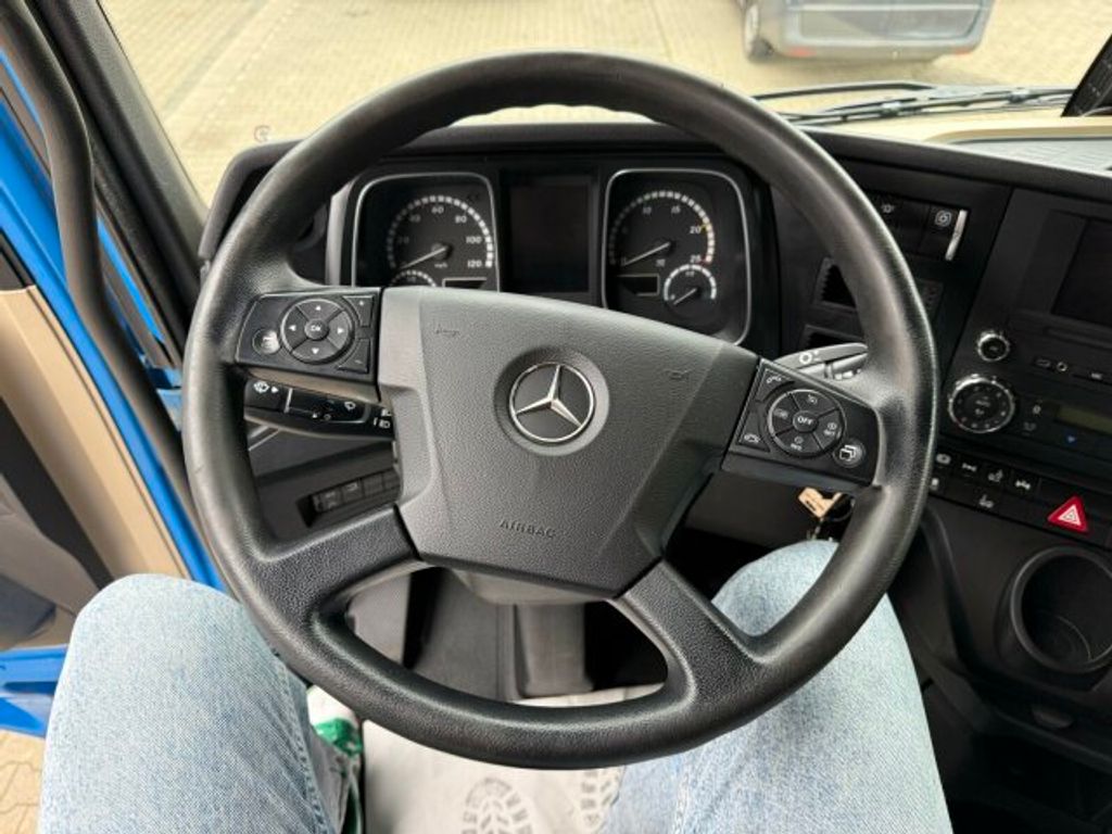Mercedes-Benz  (9)