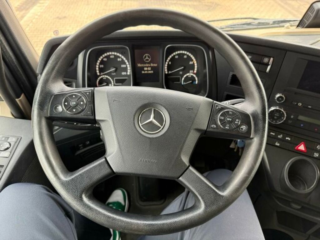 Mercedes-Benz  (9)