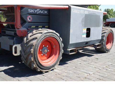 Skyjack
SJ 6832 RTE | 12 METER | 454 KG | Hulleman Trucks [12]