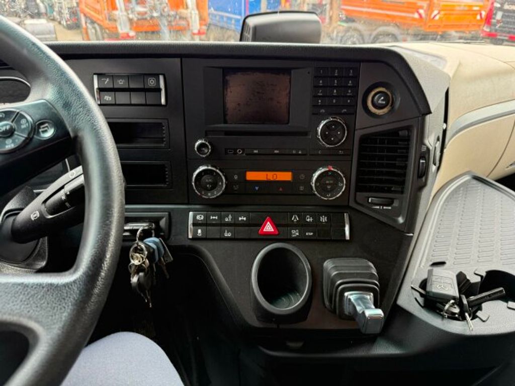 Mercedes-Benz  (11)
