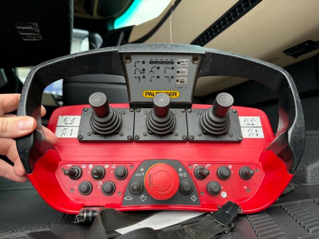 Mercedes-Benz  (15)