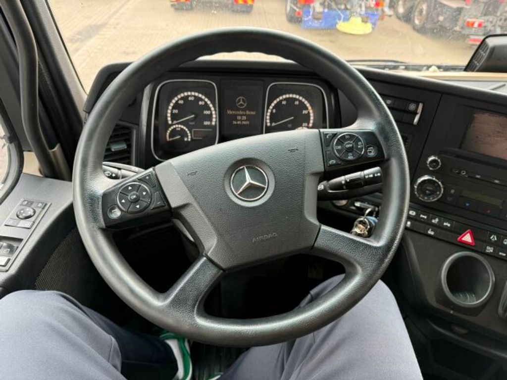 Mercedes-Benz  (9)