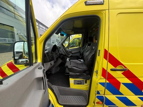 Mercedes-Benz 319 cdi 6 cil automaat ambulance let op motor defect | Van Nierop BV [12]