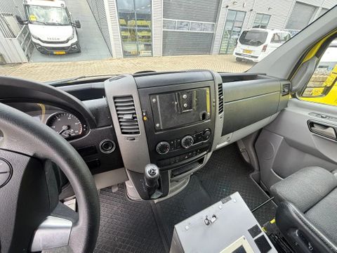 Mercedes-Benz 319 cdi 6 cil automaat ambulance let op motor defect | Van Nierop BV [14]