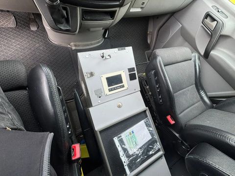 Mercedes-Benz 319 cdi 6 cil automaat ambulance let op motor defect | Van Nierop BV [15]