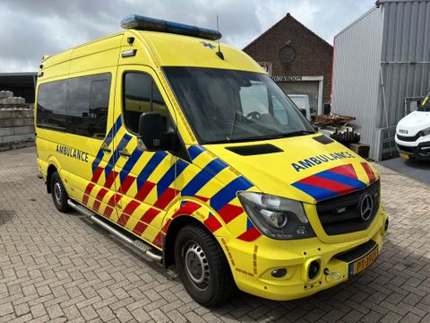 Mercedes-Benz 319 cdi 6 cil automaat ambulance let op motor defect | Van Nierop BV [3]