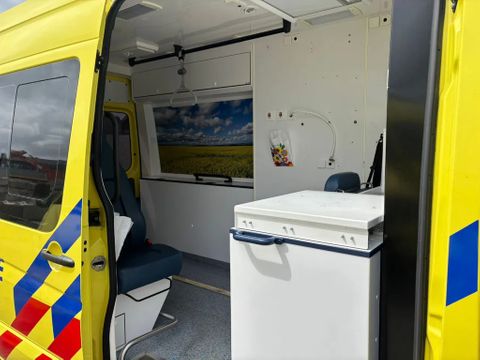 Mercedes-Benz 319 cdi 6 cil automaat ambulance let op motor defect | Van Nierop BV [4]