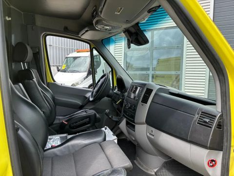 Mercedes-Benz 319 cdi 6 cil automaat ambulance let op motor defect | Van Nierop BV [5]