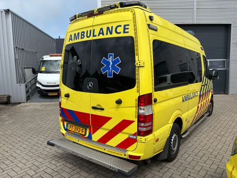 Mercedes-Benz 319 cdi 6 cil automaat ambulance let op motor defect | Van Nierop BV [7]