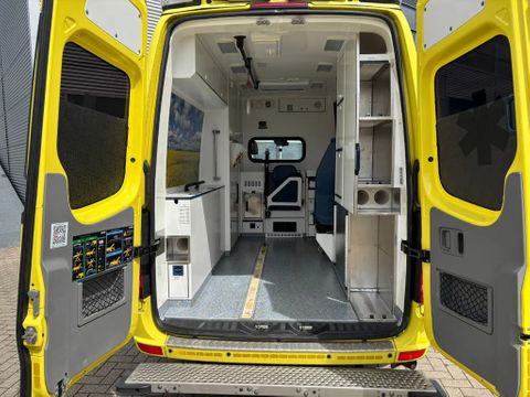 Mercedes-Benz 319 cdi 6 cil automaat ambulance let op motor defect | Van Nierop BV [9]