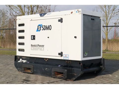 SDMO
R44C3 | 44 KVA | GOOD WORKING | Hulleman Trucks [2]
