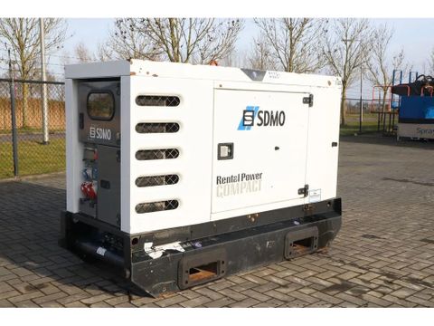 SDMO
R44C3 | 44 KVA | GOOD WORKING | Hulleman Trucks [3]