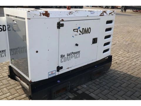 SDMO
R44C3 | 44 KVA | GOOD WORKING | Hulleman Trucks [5]