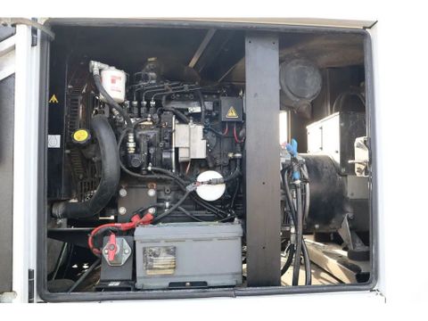 SDMO
R44C3 | 44 KVA | GOOD WORKING | Hulleman Trucks [8]